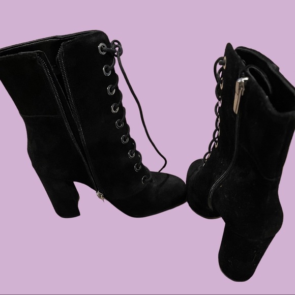 Vince Camuto sexy black suede ankle boots. - Picture 7 of 9